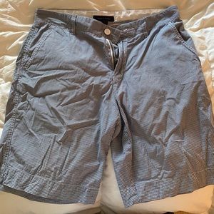 Tommy Hilfiger men’s Plaid Shorts. Size 34